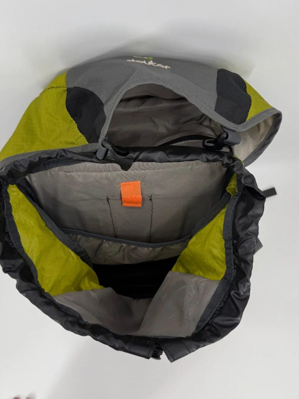 Deuter Fox 40L Hiking Backpack Green Charcoal Internal Frame Youth / Women Small